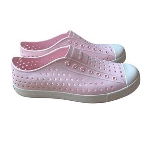 Native Jefferson Pink Shoes NWT Jr. Size 6